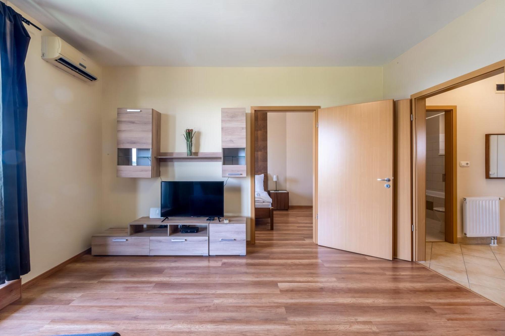 Myflat Club 218 Panorama Wellness Apartment *
